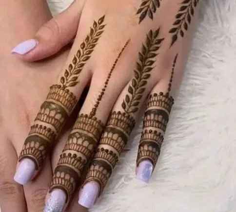royal finger mehndi design picture