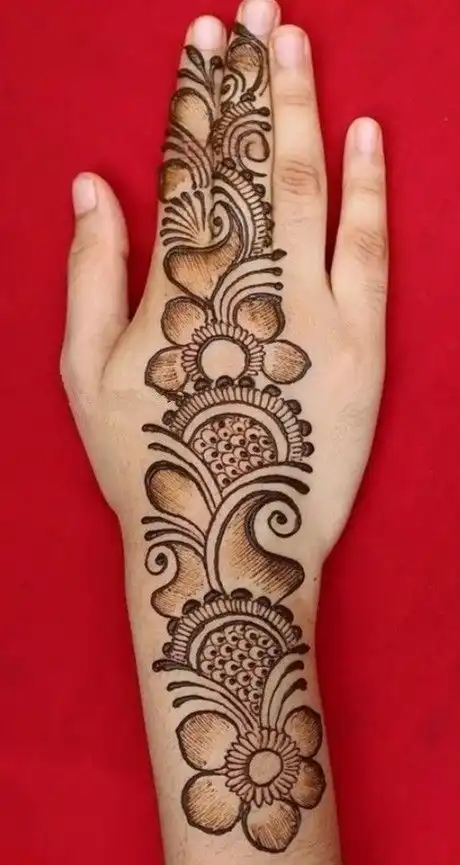 simple beautiful mehndi design pic