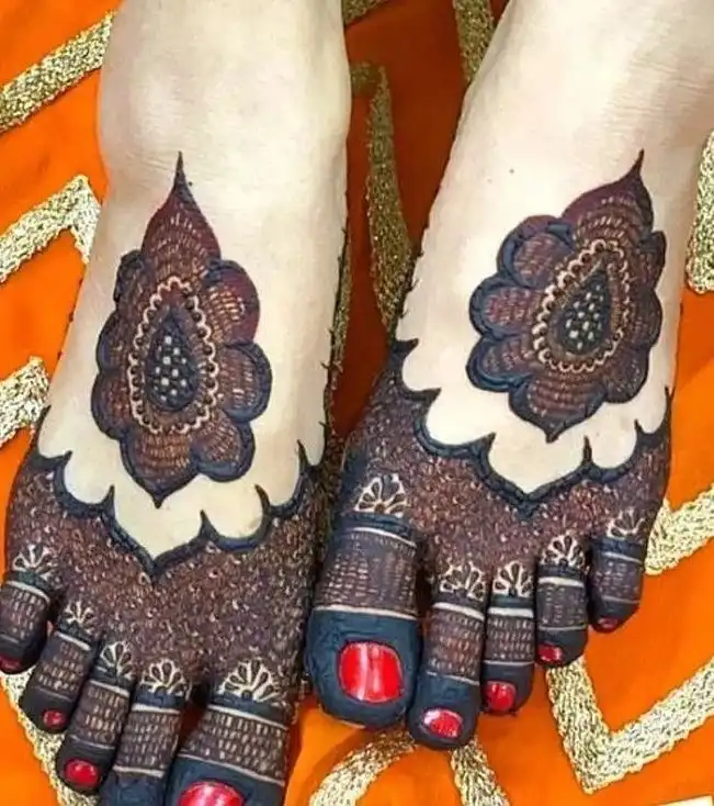 simple beautiful mehndi design