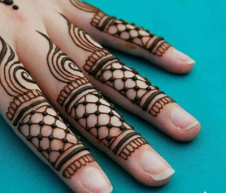 simple finger mehndi design images
