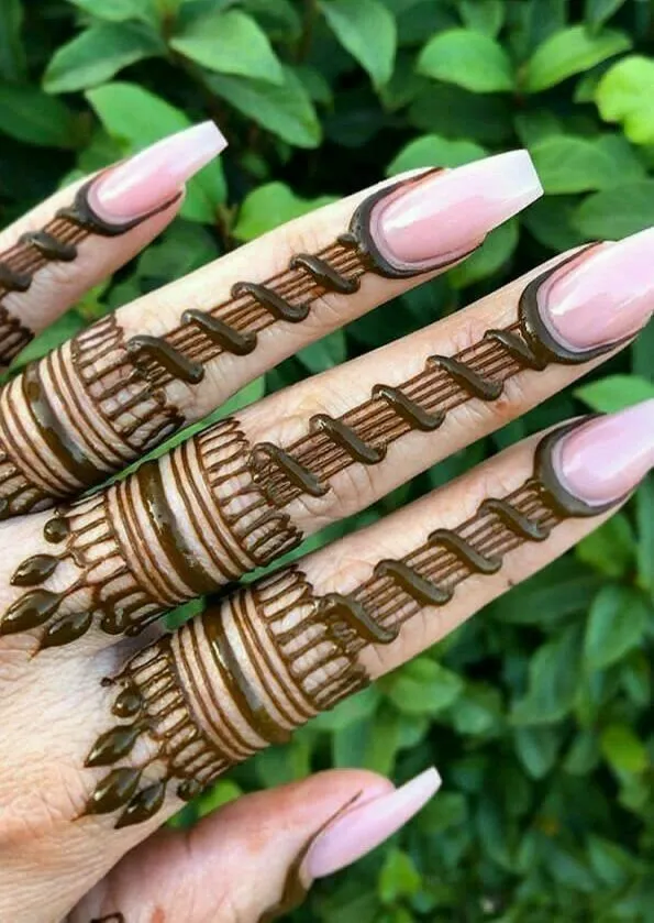 simple finger mehndi design photos
