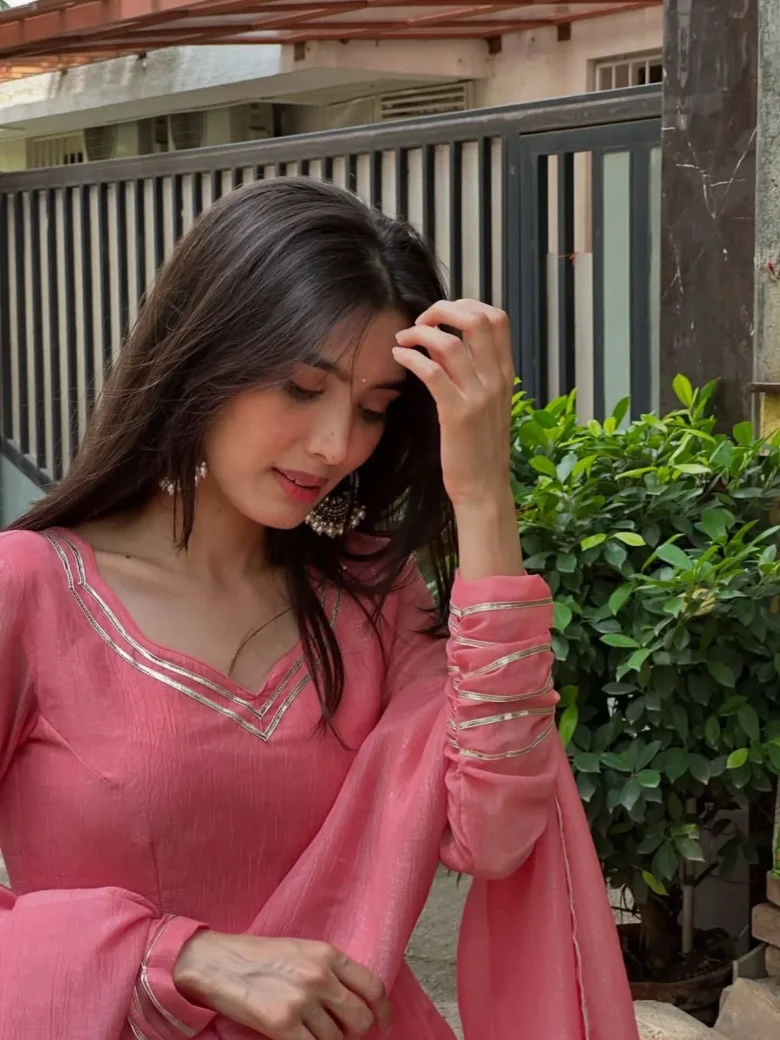 simple girl pics