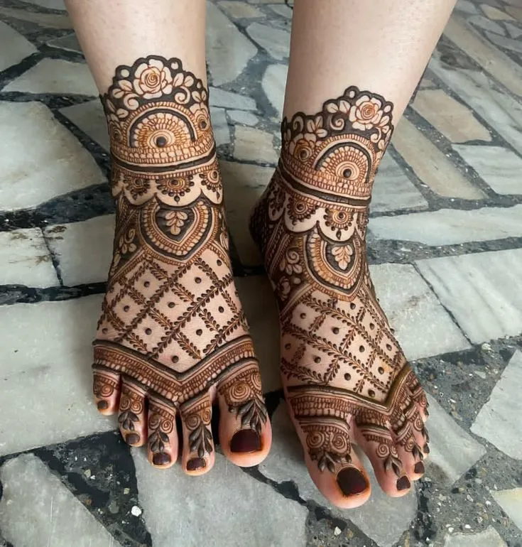 Simple Leg Mehndi Design Pictures