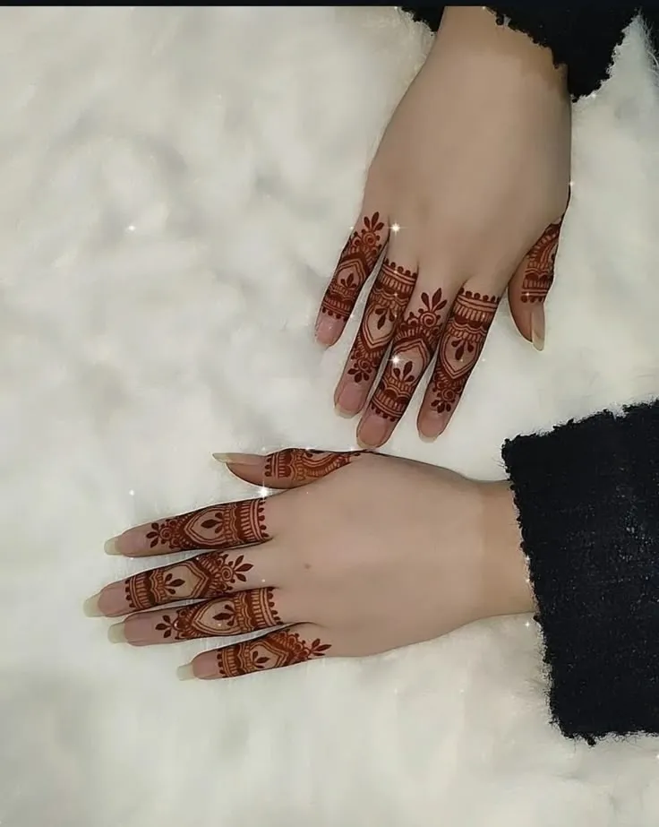 stylish finger mehndi design image