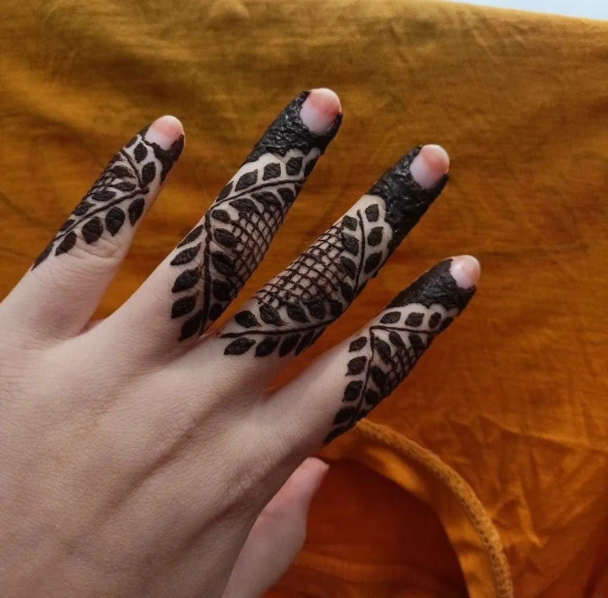 stylish finger mehndi design photo