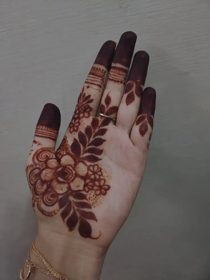 trending mehndi designs pic