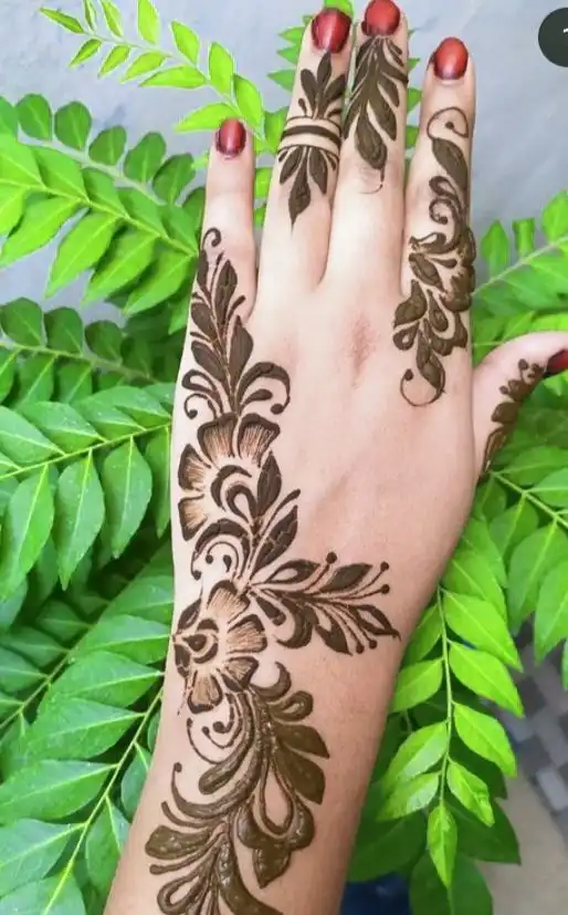 unique mehndi design photo