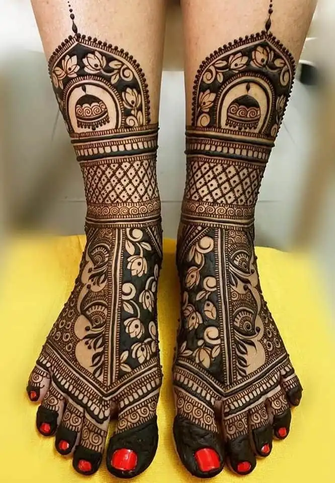 unique mehndi designs pictures