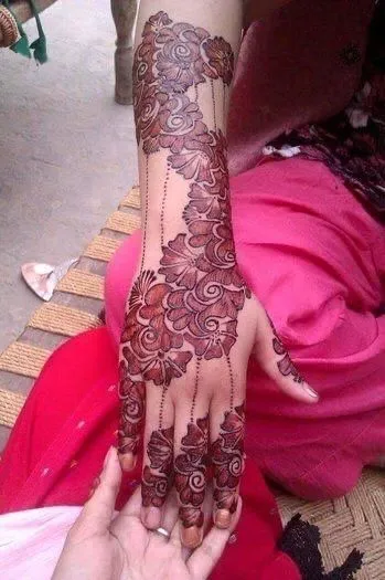 Unique Mehndi Dp Design